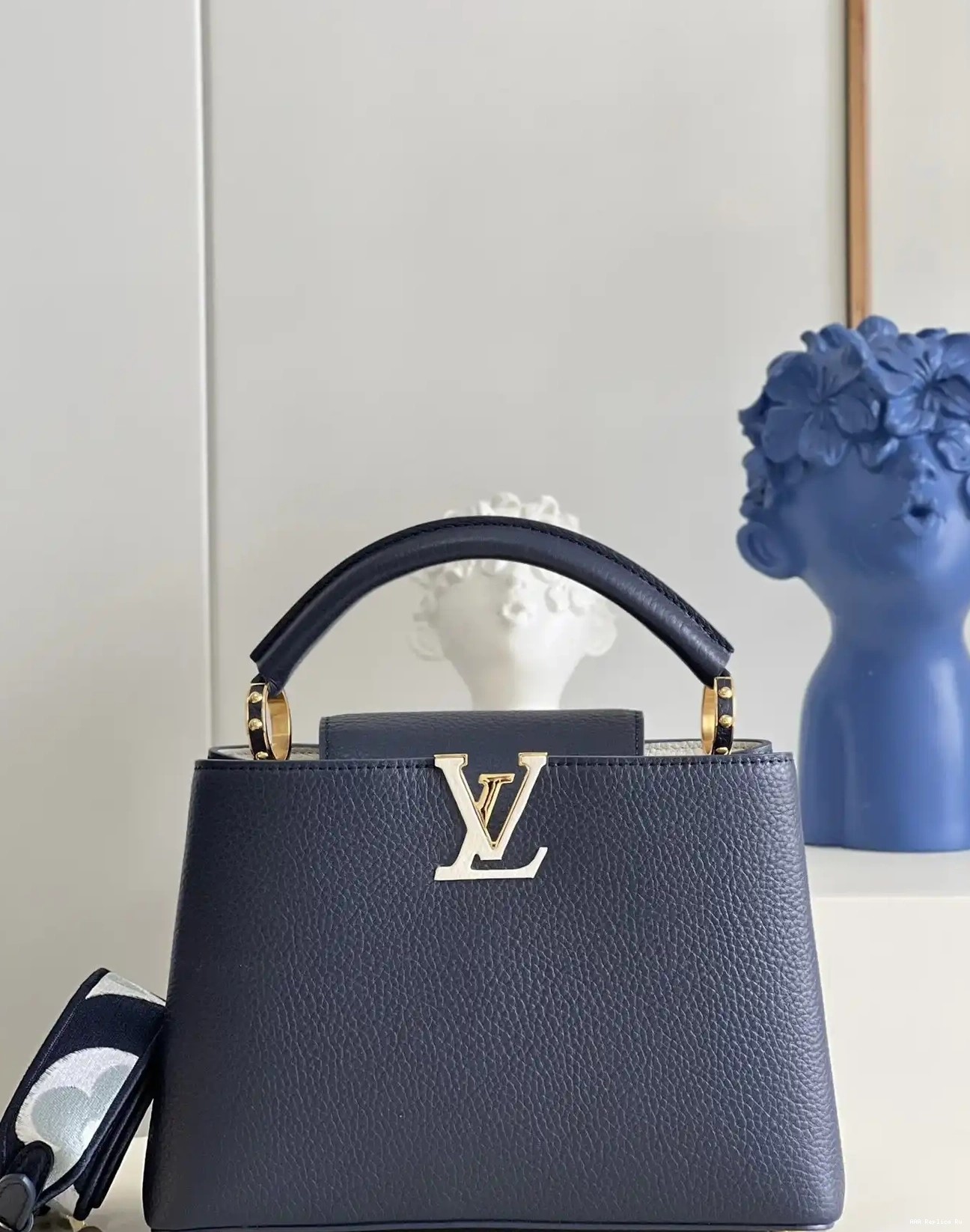VUITTON CAPUCINES LOUIS BB 0531